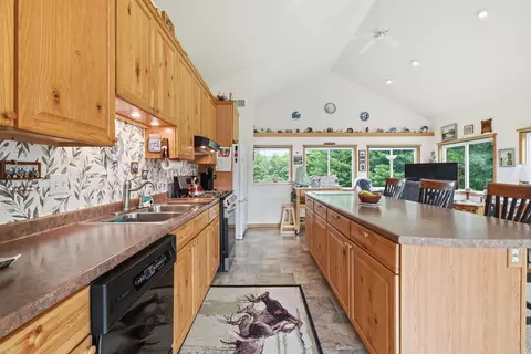 Kitchen - 8099 Greenwood Rd, Gladwin, MI 48624 photo 4 of 5