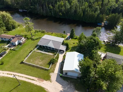 View/Area - 4849 Betterly Dr, Cheboygan, MI 49721 photo 2 of 11