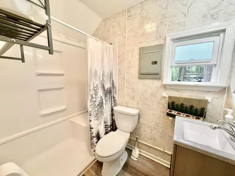 Bath - 2087 Ryno Rd, Luzerne, MI 48636 photo 3 of 5