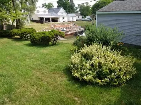 Exterior - 43336 E Huron River Dr, Van Buren, MI 48111 photo 6 of 6