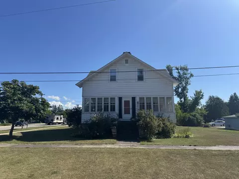 201 W Sinclair St, Mackinaw City, MI 49701
