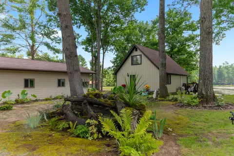 9599 Helen Ave, Atlanta, MI 49709