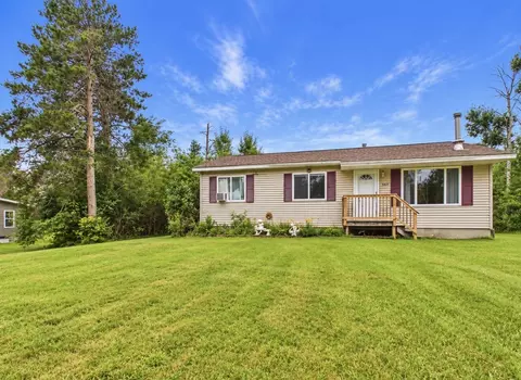 5417 Pinecrest Dr, Lewiston, MI 49756