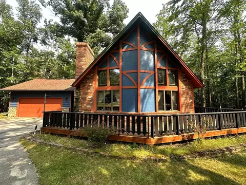 812 Michaywe Dr, Gaylord, MI 49735