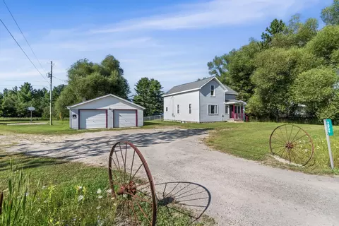 Exterior - 2054 E Levering Rd, Cheboygan, MI 49721 photo 2 of 6