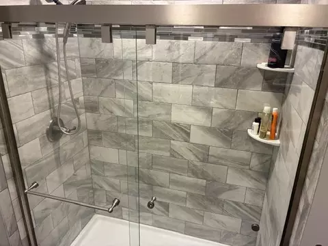Bath - 301 Pebble Ave, Roscommon, MI 48653 photo 2 of 4