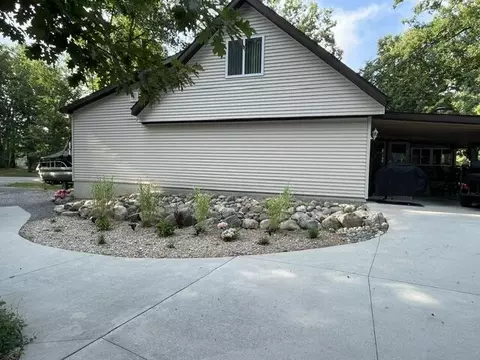 Exterior - 301 Pebble Ave, Roscommon, MI 48653 photo 4 of 5