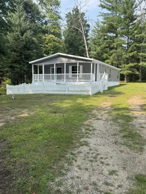 207 Whitetail Dr, Prudenville, MI 48651