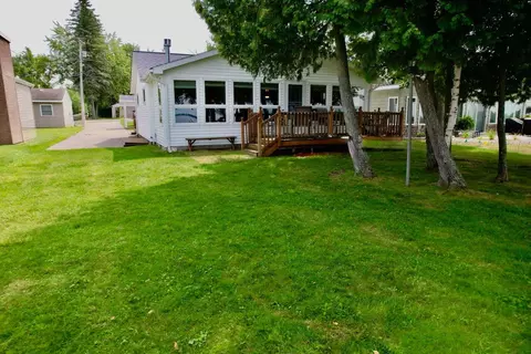 3381 Long Point Dr, Houghton Lake, MI 48629
