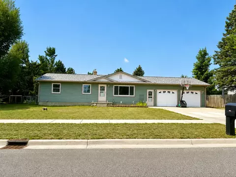 809 Clover Dr, Gaylord, MI 49735