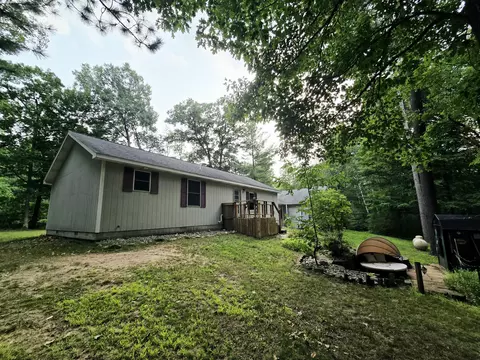 Exterior - 9535 E Sunset Dr, Roscommon, MI 48653 photo 5 of 14