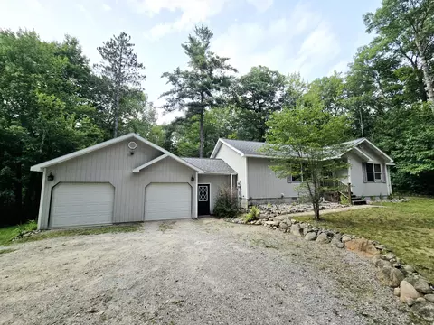 Exterior - 9535 E Sunset Dr, Roscommon, MI 48653 photo 13 of 14