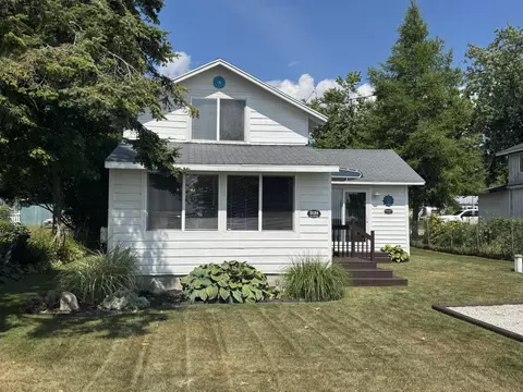 3124 W Lake St, Hessel, MI 49745