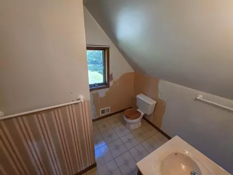 Bath - 2416 Hoy Rd, Mio, MI 48647 photo 7 of 9