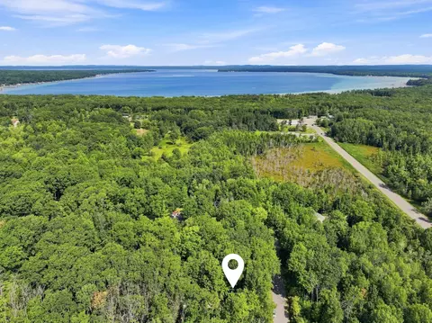 View/Area - 104 Heidi Ct, Roscommon, MI 48653 photo 1 of 1