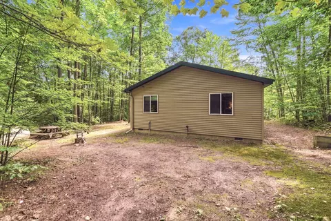 Exterior - 104 Heidi Ct, Roscommon, MI 48653 photo 7 of 8