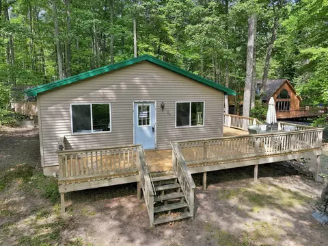Exterior - 104 Heidi Ct, Roscommon, MI 48653 photo 3 of 8