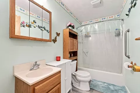 Bath - 104 Heidi Ct, Roscommon, MI 48653 photo 1 of 1