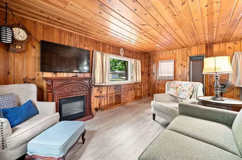 Living - 115 Swanson Ave, Roscommon, MI 48653 photo 3 of 5