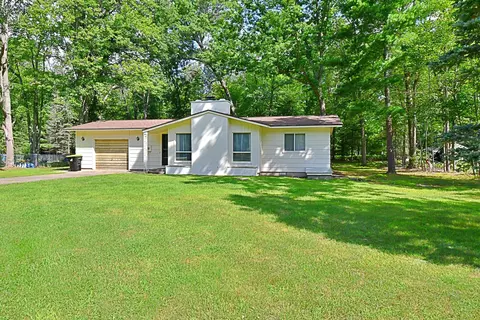 1064 Leeward Ln, Saint Helen, MI 48656