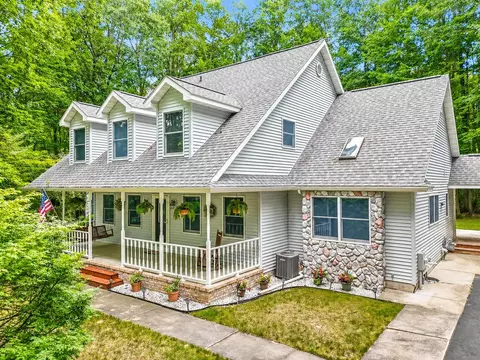 5675 Old Orchard Rd, Prudenville, MI 48651