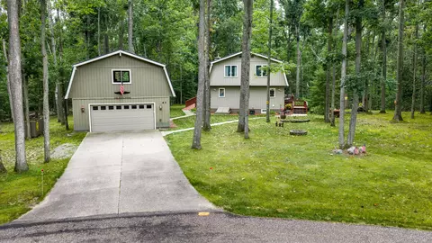41 Waneta Ct, Gaylord, MI 49735