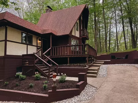 9550 Pere Marquette Dr, Stanwood, MI 49346