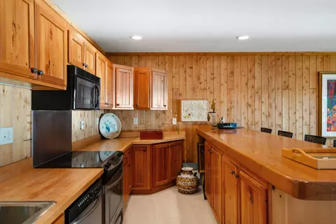 Kitchen - 4325 E Burt Lake Rd, Cheboygan, MI 49721 photo 10 of 10