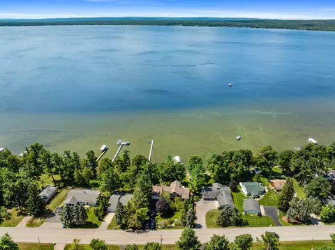 View/Area - 4325 E Burt Lake Rd, Cheboygan, MI 49721 photo 5 of 12