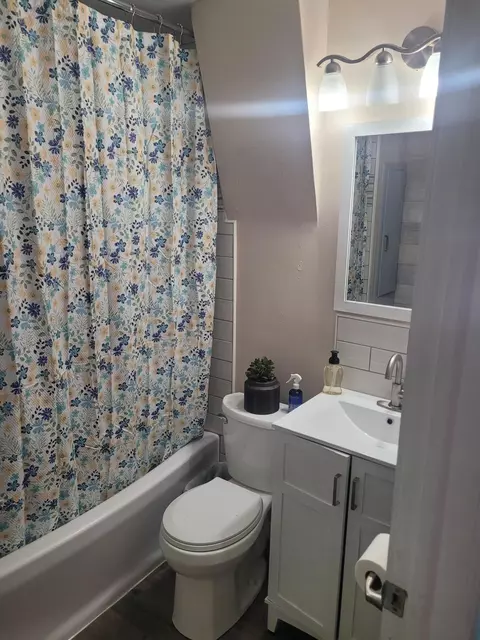 Bath - 326 S Main St, Fowler, MI 48835 photo 1 of 3