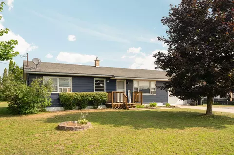 1044 N Borden Dr, Gaylord, MI 49735