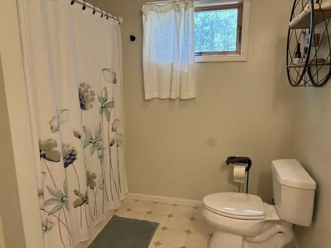 Bath - 15863 N Us 23, Ocqueoc, MI 49759 photo 3 of 10