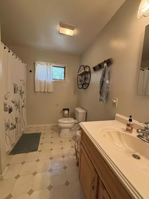 Bath - 15863 N Us 23, Ocqueoc, MI 49759 photo 1 of 10