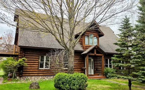 5810 Tanbark Ct, Gaylord, MI 49735