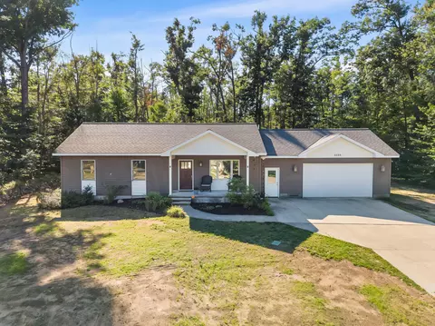 5568 Blackfoot Ct, Gaylord, MI 49735