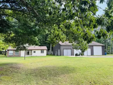 5329 S Tower Hill Rd, Houghton Lake, MI 48629