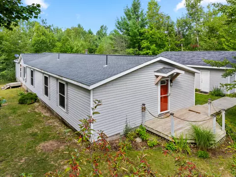 6930 E Arrowroot Trl, Gaylord, MI 49735