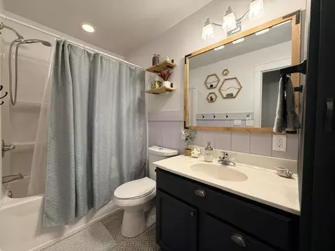 Bath - 3175 W Maplehurst Dr, Roscommon, MI 48653 photo 1 of 3