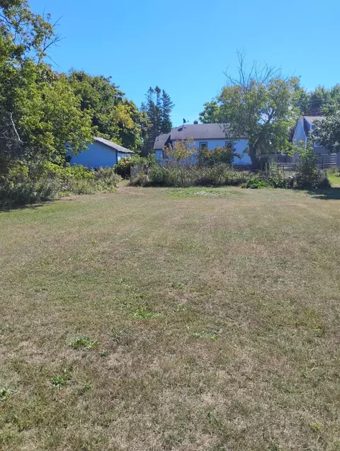 Exterior - 639 Duncan Ave, Cheboygan, MI 49721 photo 1 of 7