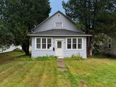 109 S 5th St, Crystal Falls, MI 49920