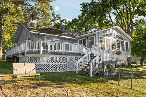 3931 Lakeside Ct, Gaylord, MI 49735