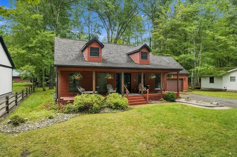 Exterior - 215 Cardinal Ave, Roscommon, MI 48653 photo 6 of 8
