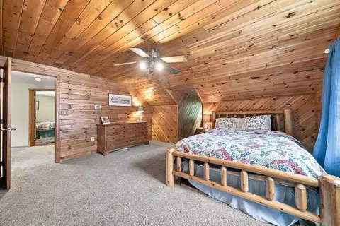 Bedroom - 215 Cardinal Ave, Roscommon, MI 48653 photo 5 of 11