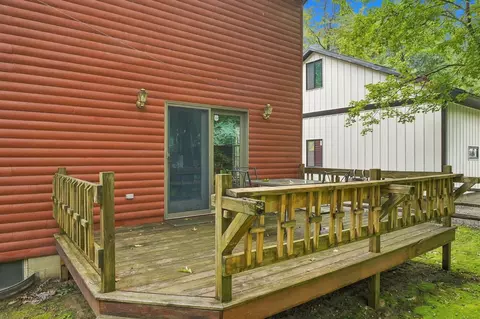 Exterior - 215 Cardinal Ave, Roscommon, MI 48653 photo 3 of 8