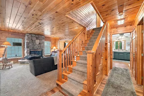 Entry Way - 215 Cardinal Ave, Roscommon, MI 48653 photo 3 of 4