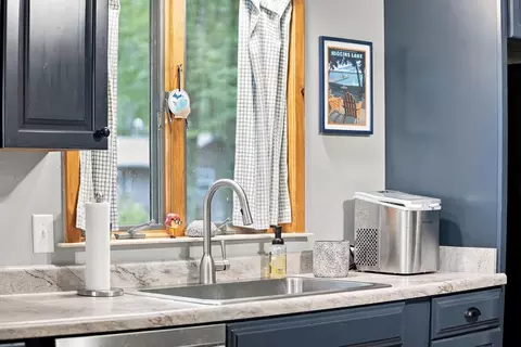 Kitchen - 215 Cardinal Ave, Roscommon, MI 48653 photo 5 of 5