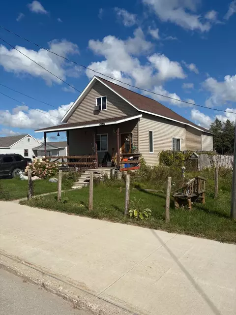10705 Michigan Ave, Posen, MI 49776