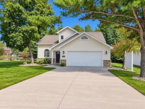 1210 Long Pt, Houghton Lake, MI 48629