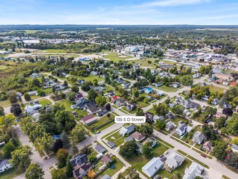 View/Area - 135 S D St, Cheboygan, MI 49721 photo 3 of 5