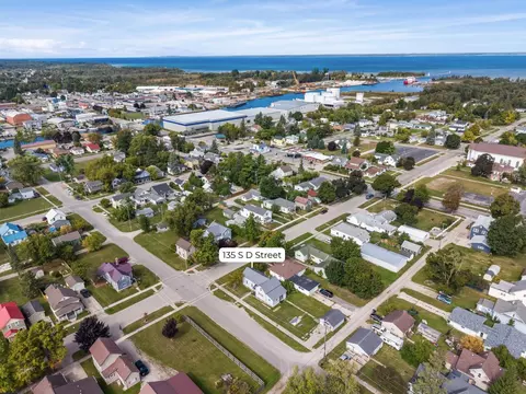 View/Area - 135 S D St, Cheboygan, MI 49721 photo 4 of 5